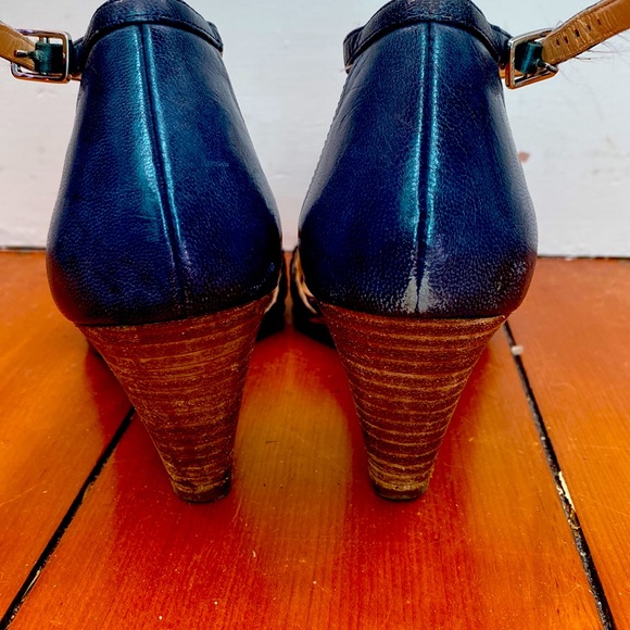 Cole Haan navy blue wedge sandals - Picture 4 of 8